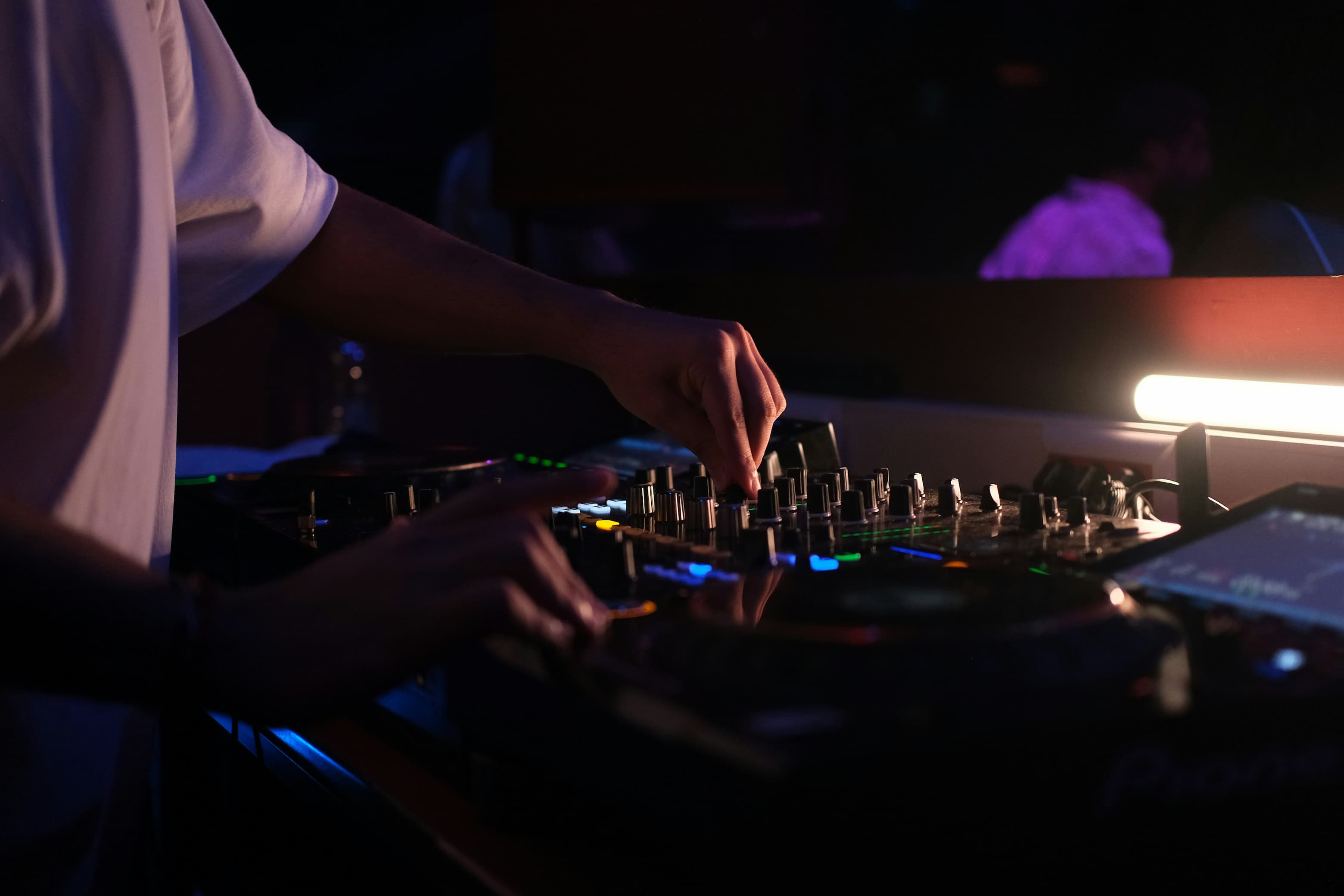 Dj soundboard playing